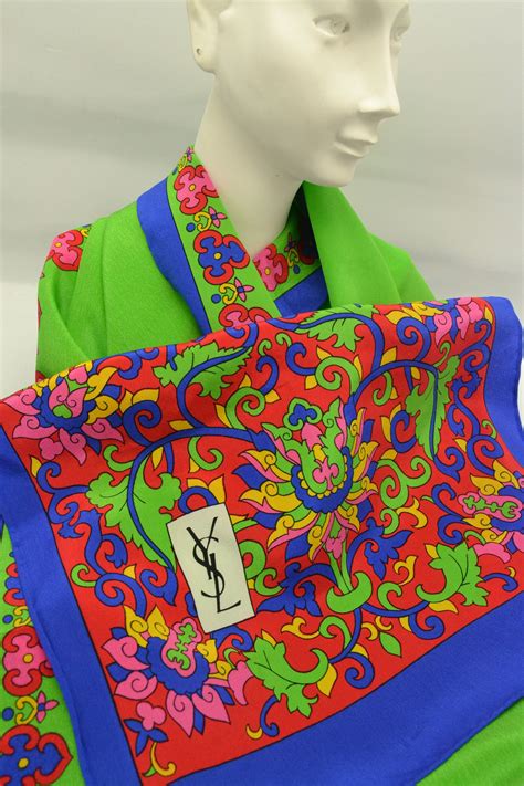 foulard femme yves saint laurent|Foulards Yves Saint Laurent pour Femme .